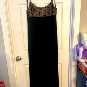 Black & Nude Flowered Prom Dress Size 11/12